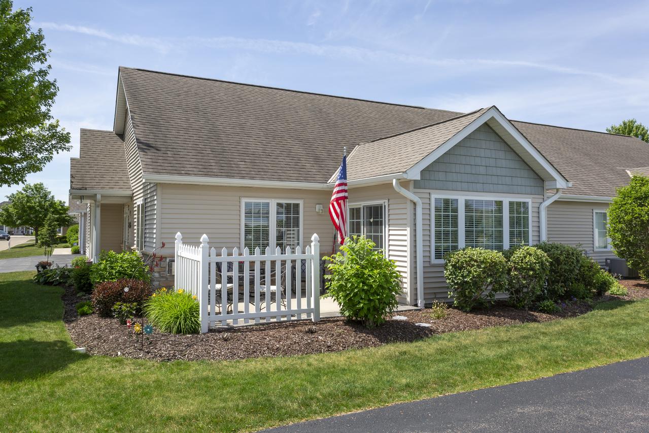 2035 Somerset Ln., Sycamore, IL 60178