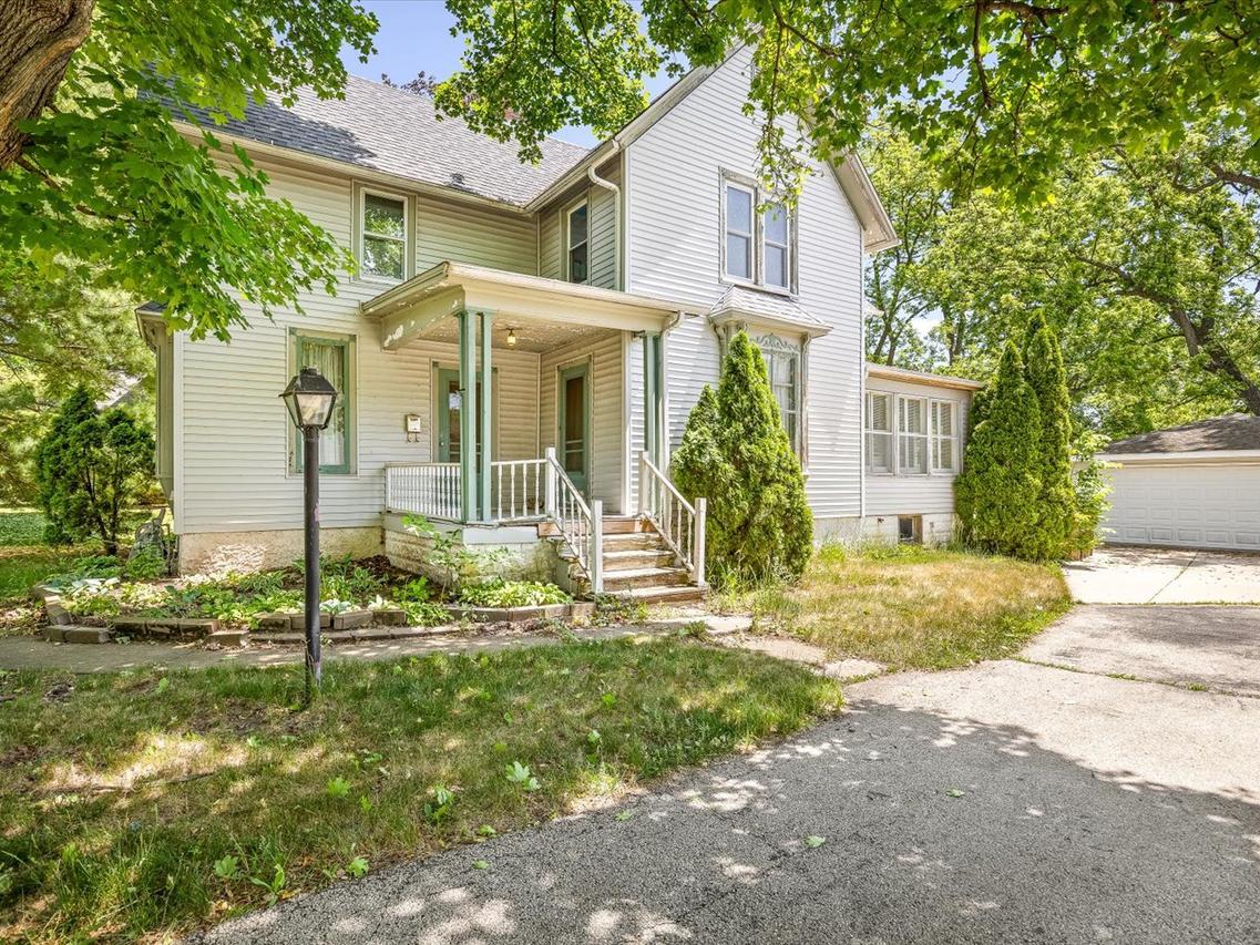 927 E Lincoln Ave., Belvidere, IL 61008