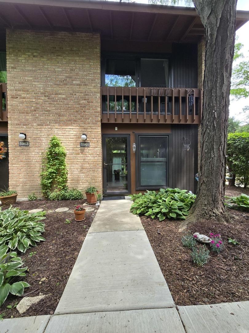 5961 Meadow Dr. #161-F, Lisle, IL 60532