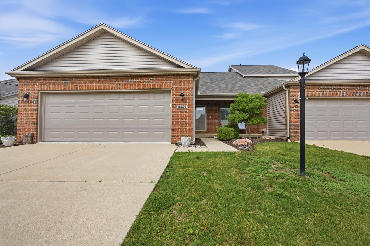 2526 Windward Blvd., Champaign, IL 61821