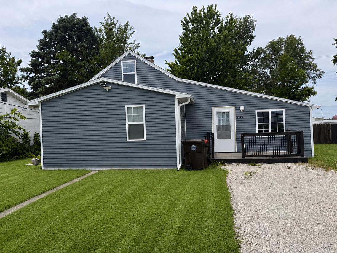 611 N Chestnut St., Wapella, IL 61777