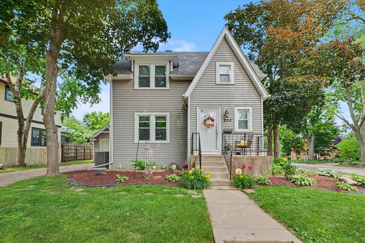 202 W Florida Ave., Urbana, IL 61801