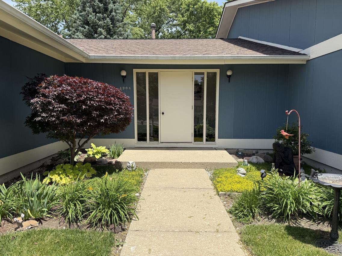 4904 W Oakwood Dr. #A, Mchenry, IL 60050