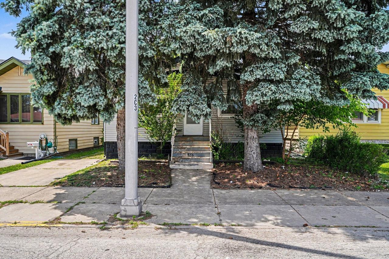 988 Wentworth Ave., Calumet City, IL 60409