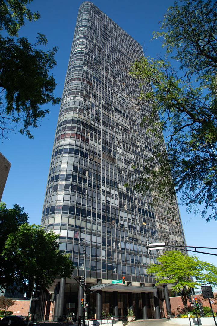 5415 N Sheridan Rd. #1601, Chicago, IL 60640