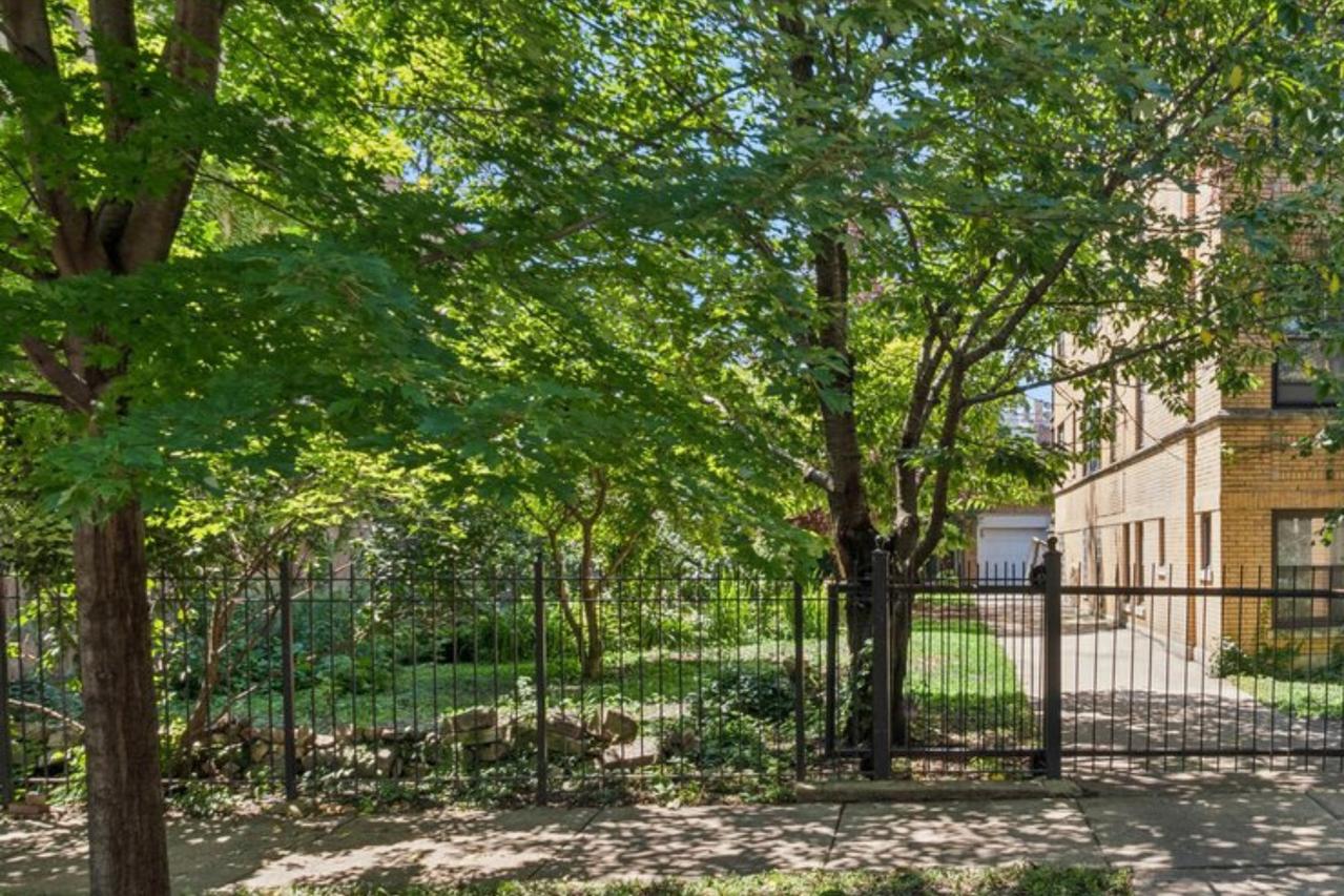 3429 W Adams St., Chicago, IL 60624