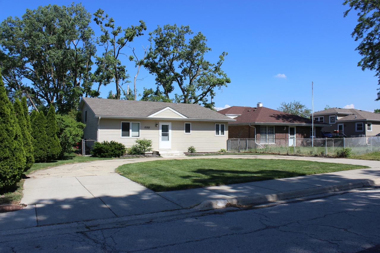 15201 La Crosse Ave., Oak Forest, IL 60452