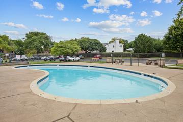 1430 Sandstone Dr. #115, Wheeling, IL 60090