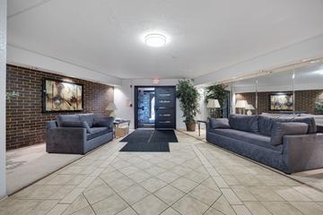 1430 Sandstone Dr. #115, Wheeling, IL 60090