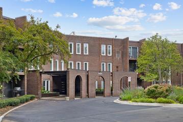 1430 Sandstone Dr. #115, Wheeling, IL 60090