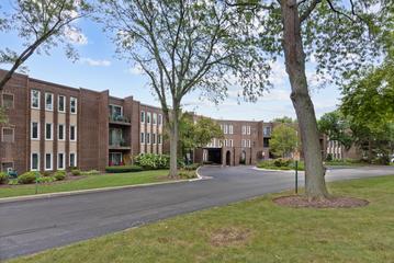 1430 Sandstone Dr. #115, Wheeling, IL 60090