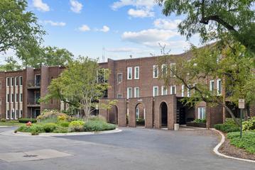 1430 Sandstone Dr. #115, Wheeling, IL 60090