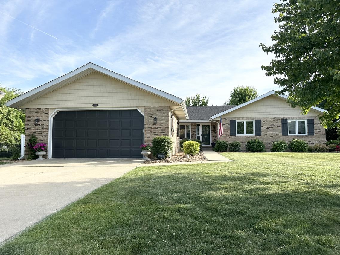 319 Berkshire Ct., Bourbonnais, IL 60914