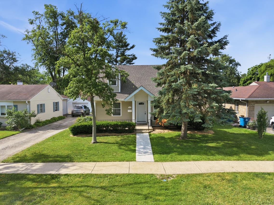 696 1st St., Crete, IL 60417