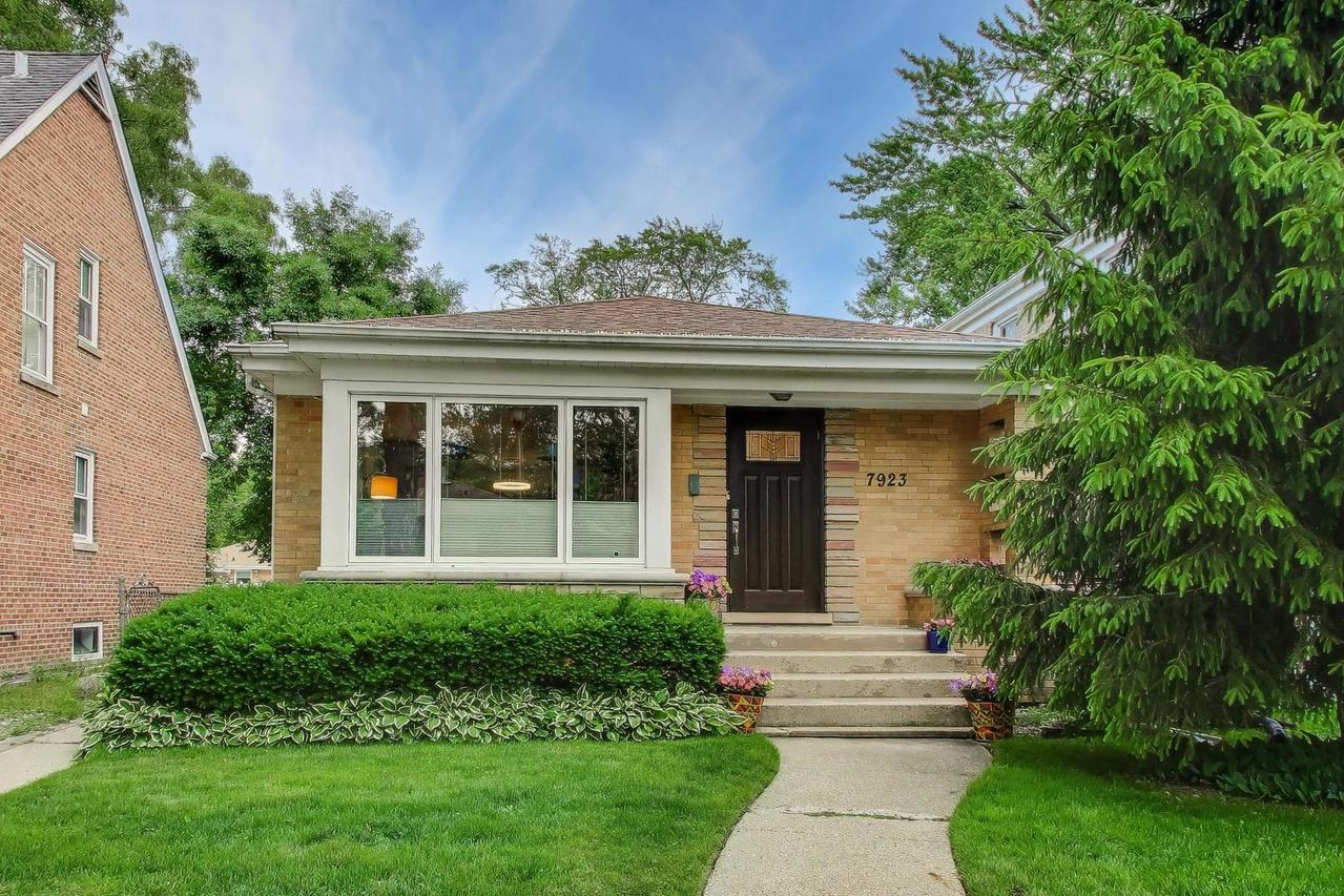 7923 Kolmar Ave., Skokie, IL 60076