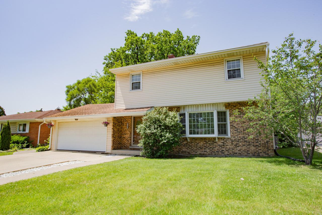 722 N Mavis Ln., Addison, IL 60101
