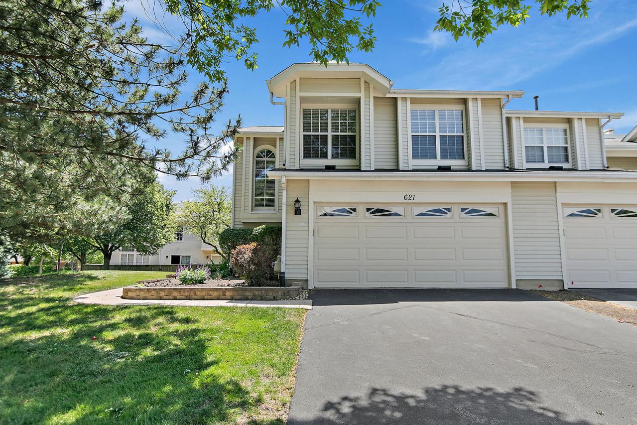 621 Newbury Ln., Schaumburg, IL 60173