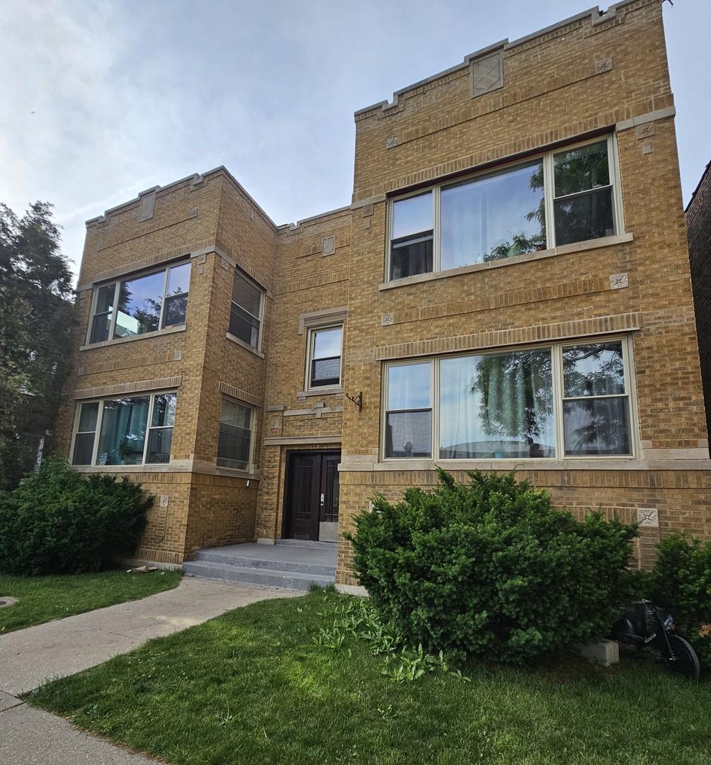 3206 W 66th St., Chicago, IL 60629