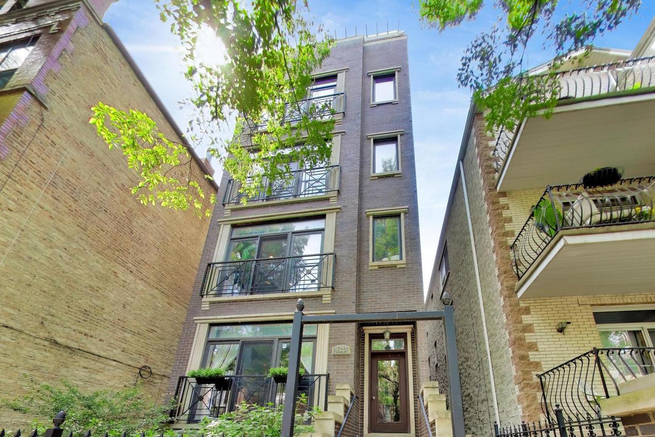 1523 W Thomas St. #2, Chicago, IL 60642