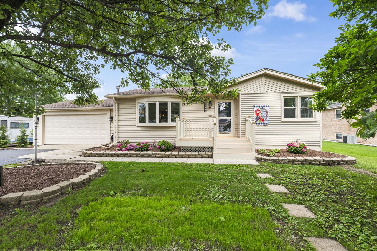 5640 W 84th St., Burbank, IL 60459