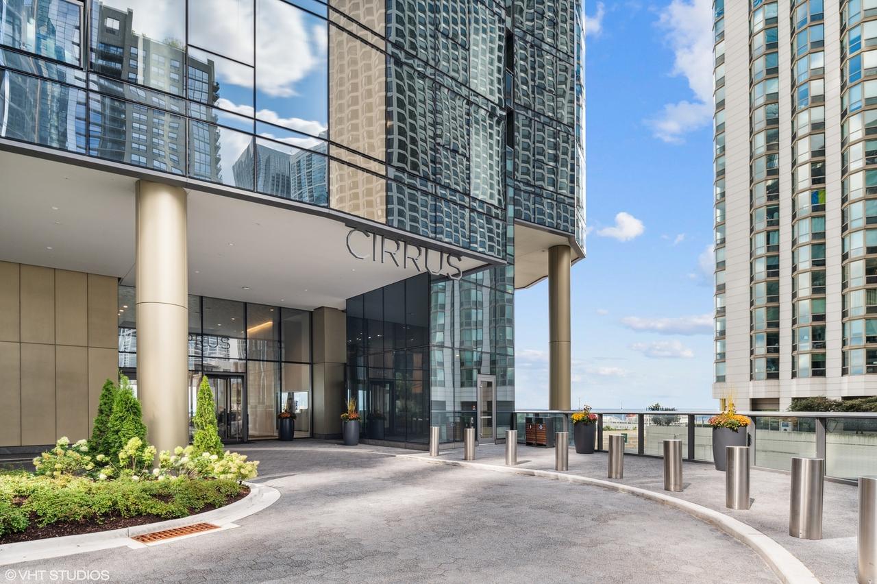 211 N Harbor Dr. #TH01, Chicago, IL 60601