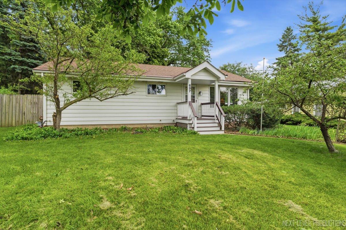 697 N Ohio St., Aurora, IL 60505