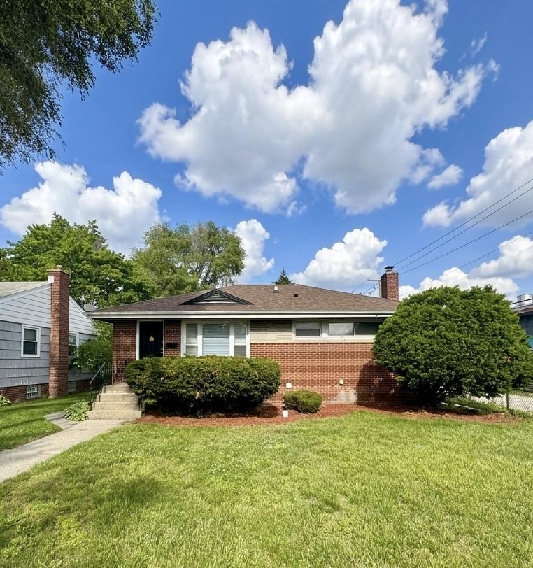 461 Clyde Ave., Calumet City, IL 60409