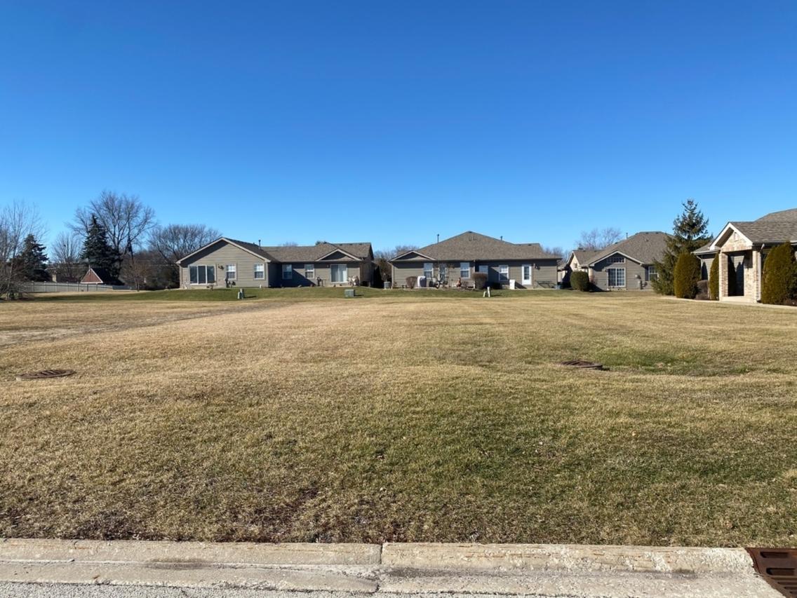 916 Lange Ave., Beecher, IL 60401