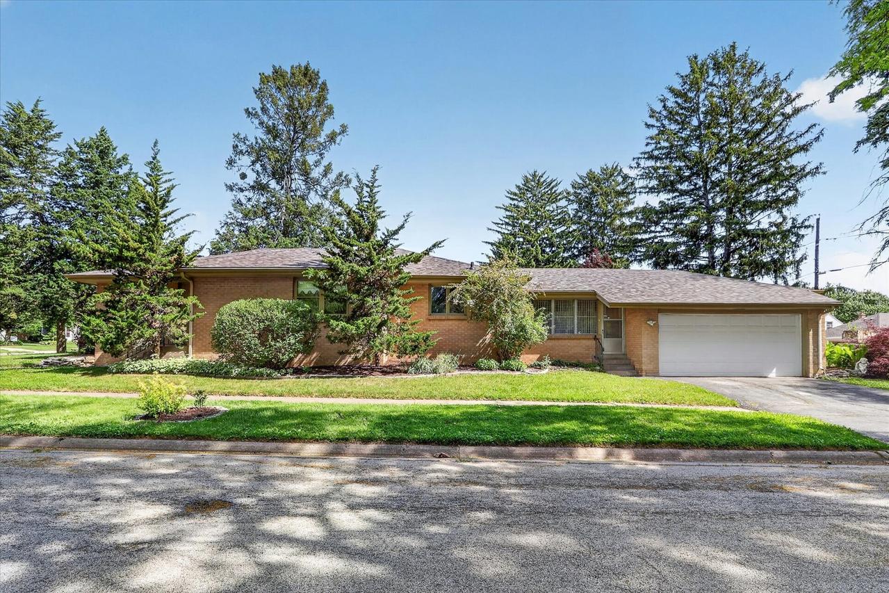 3104 Pioneer Dr., Rockford, IL 61107