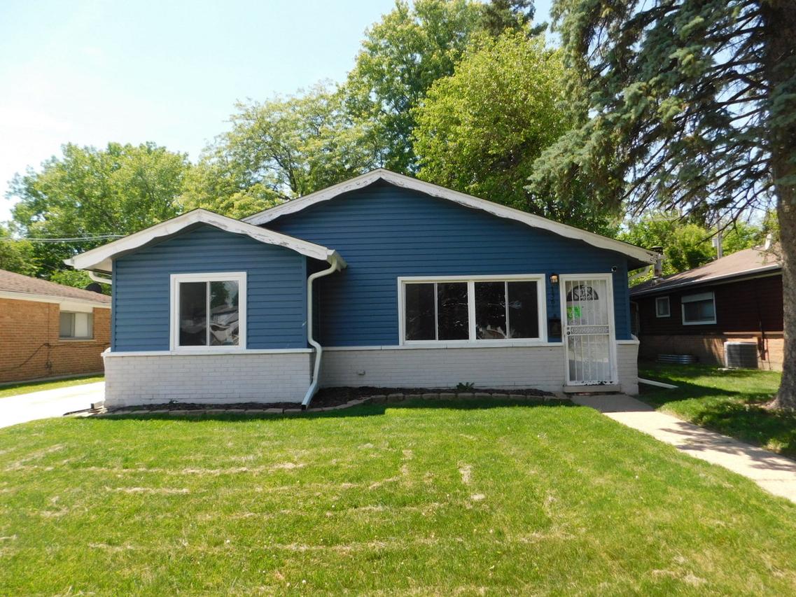 1368 Balmoral Ave., Calumet City, IL 60409