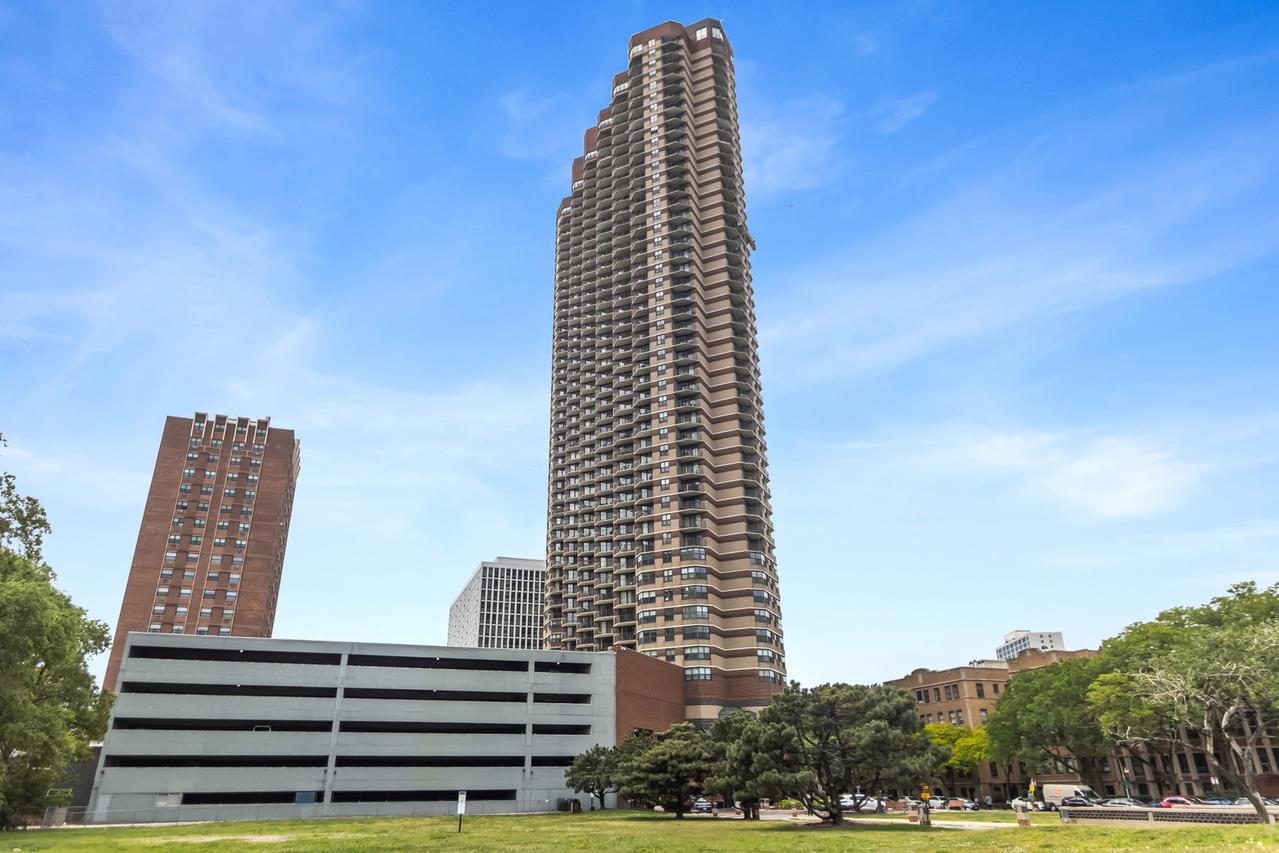 3660 N Lake Shore Dr. #507, Chicago, IL 60613