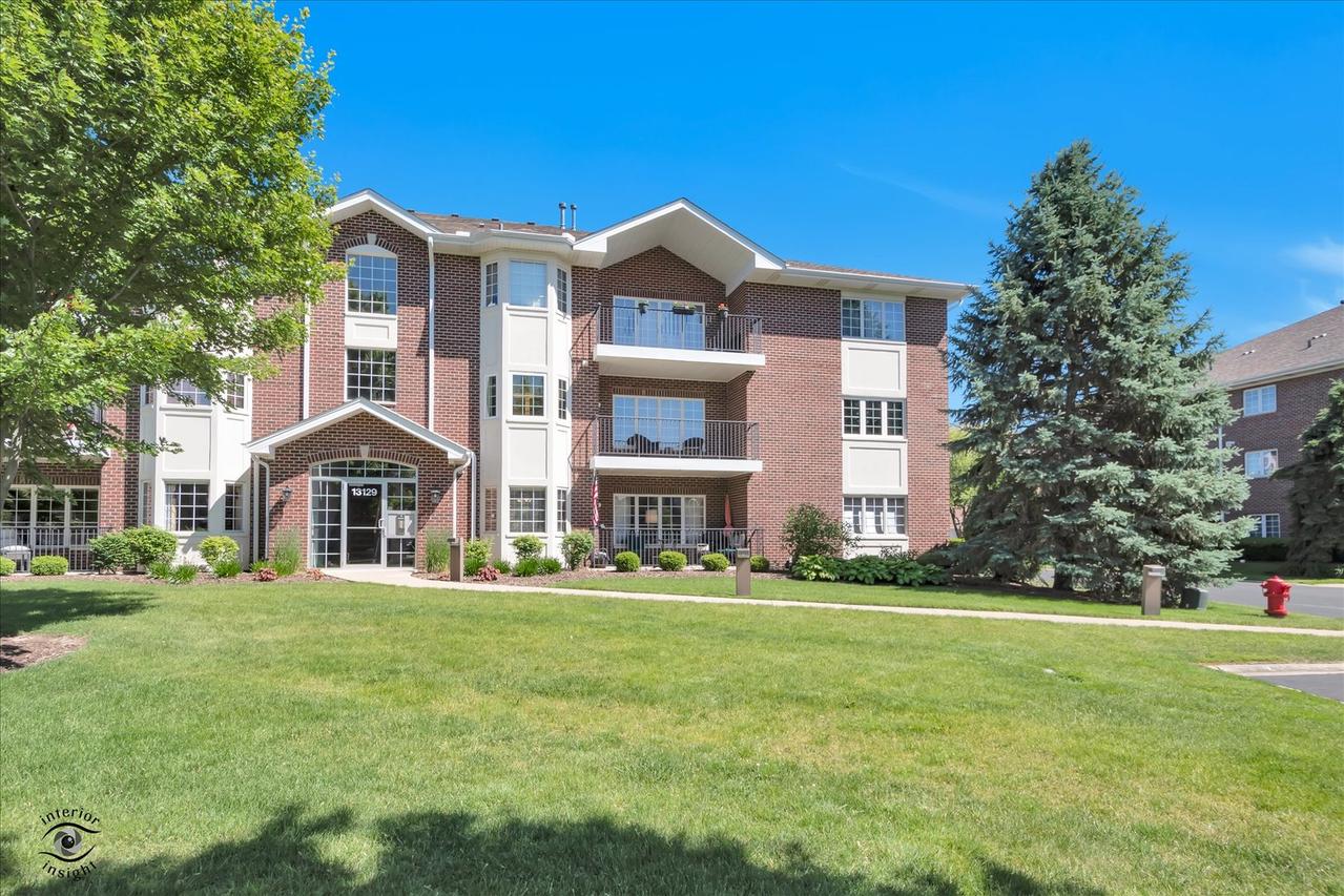 13129 Timber Tr. #202, Palos Heights, IL 60463