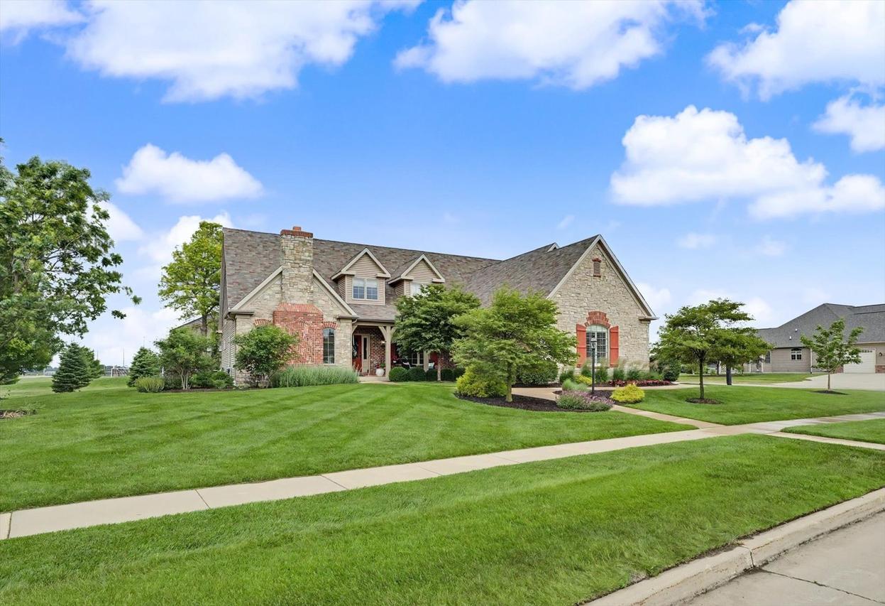 1301 English Oak Dr., Champaign, IL 61822