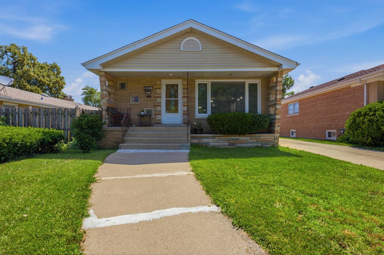 9607 S Sacramento Ave., Evergreen Park, IL 60805