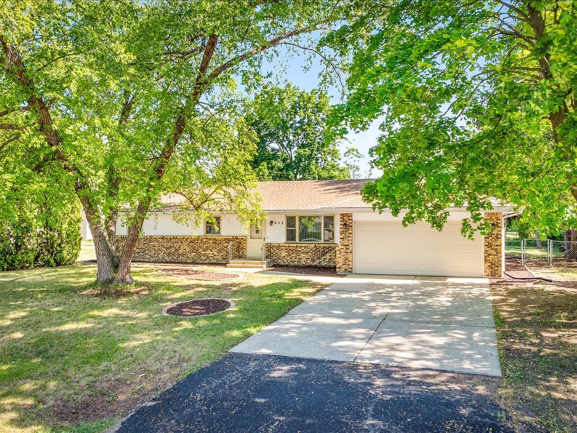 619 Windfield Ln., Machesney Park, IL 61115