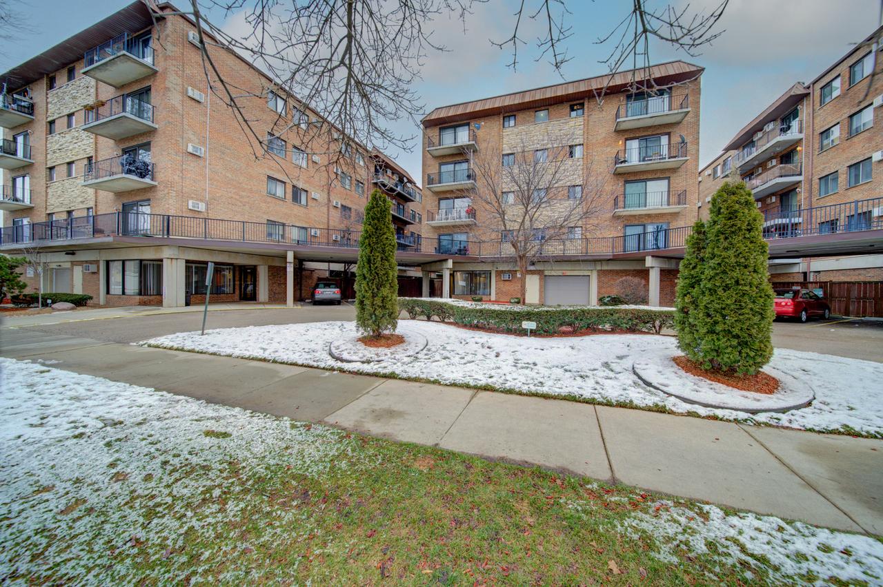2333 N Neva Ave. #204C, Chicago, IL 60707