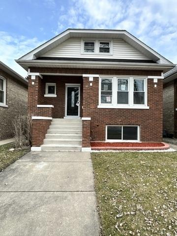 2233 Clinton Ave., Berwyn, IL 60402