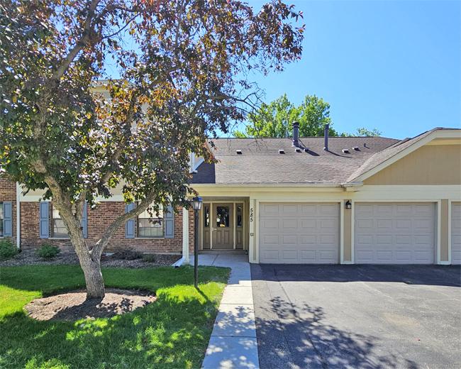 585 Williamsburg Ct. #D2, Wheeling, IL 60090