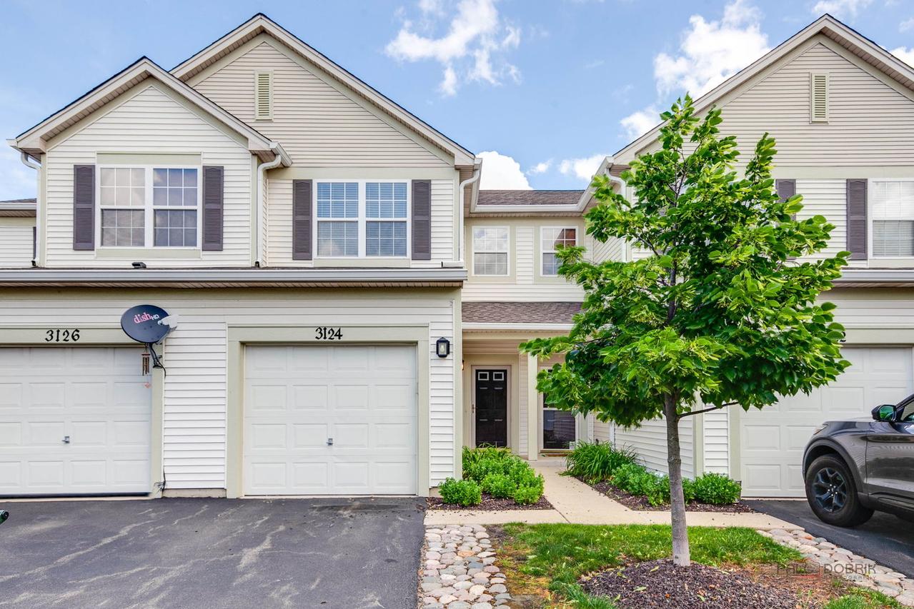 3124 Falling Waters Ln., Lindenhurst, IL 60046