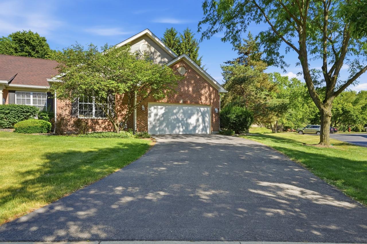 690 Littleton Tr. #18-6, Elgin, IL 60120