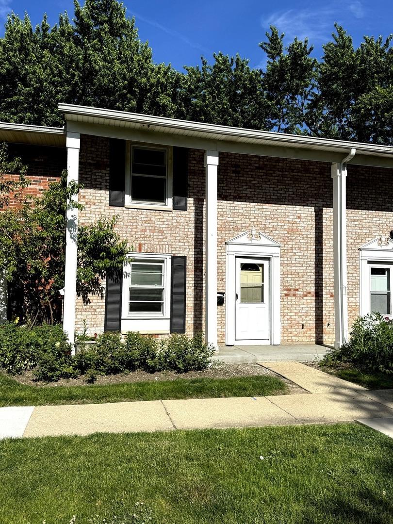 1851 Mckool Ave., Streamwood, IL 60107