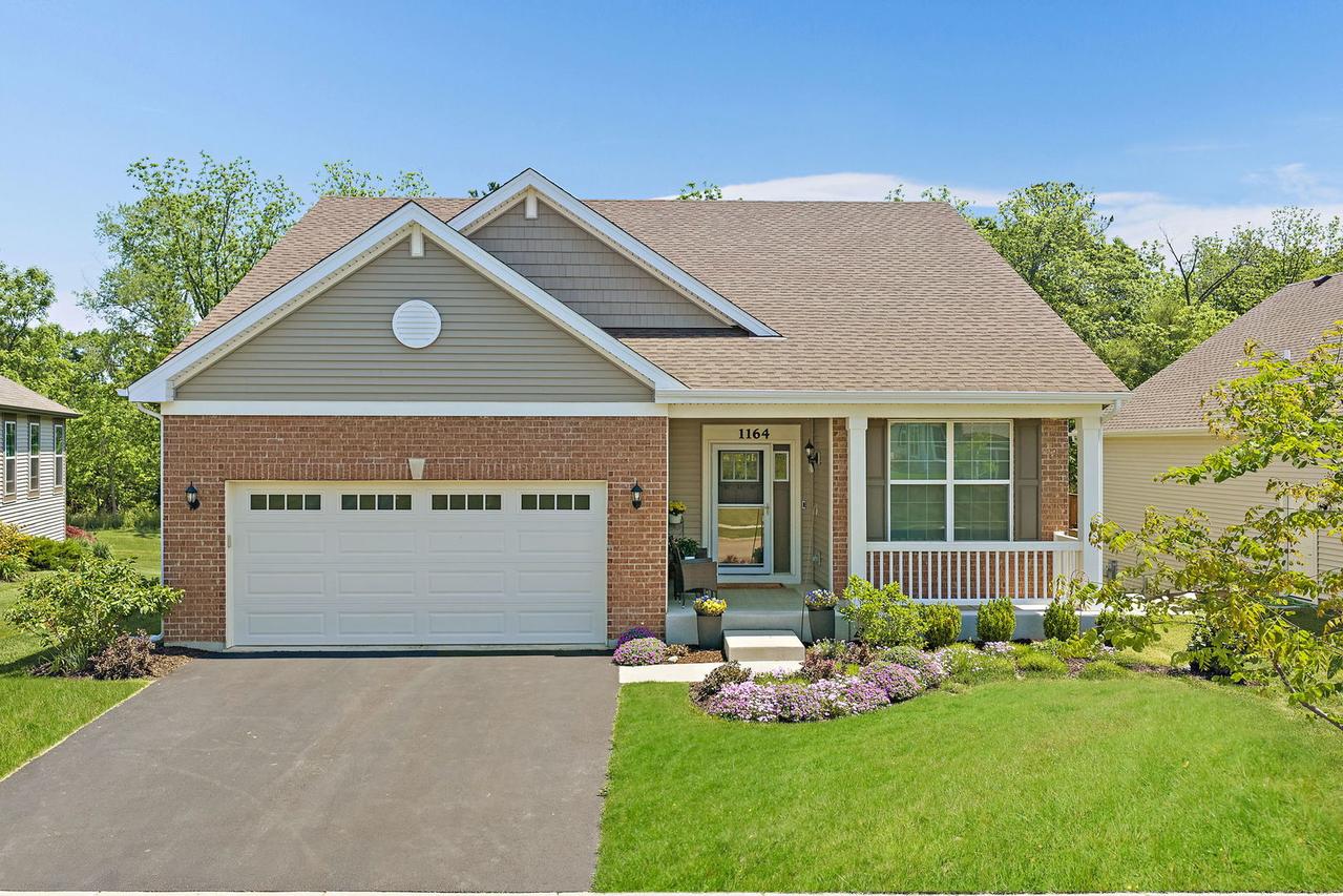 1164 Ardmoor Dr., Crystal Lake, IL 60012