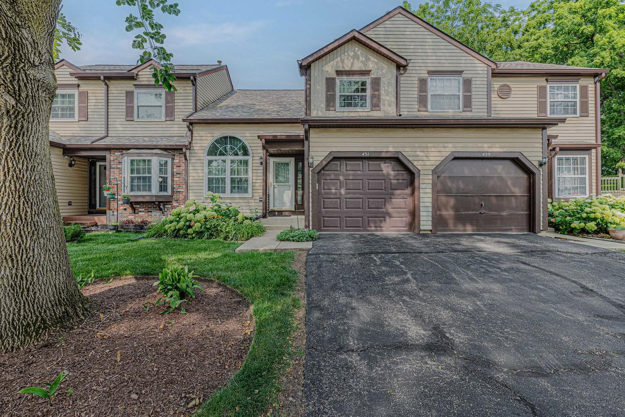 431 Ascot Ln., Streamwood, IL 60107