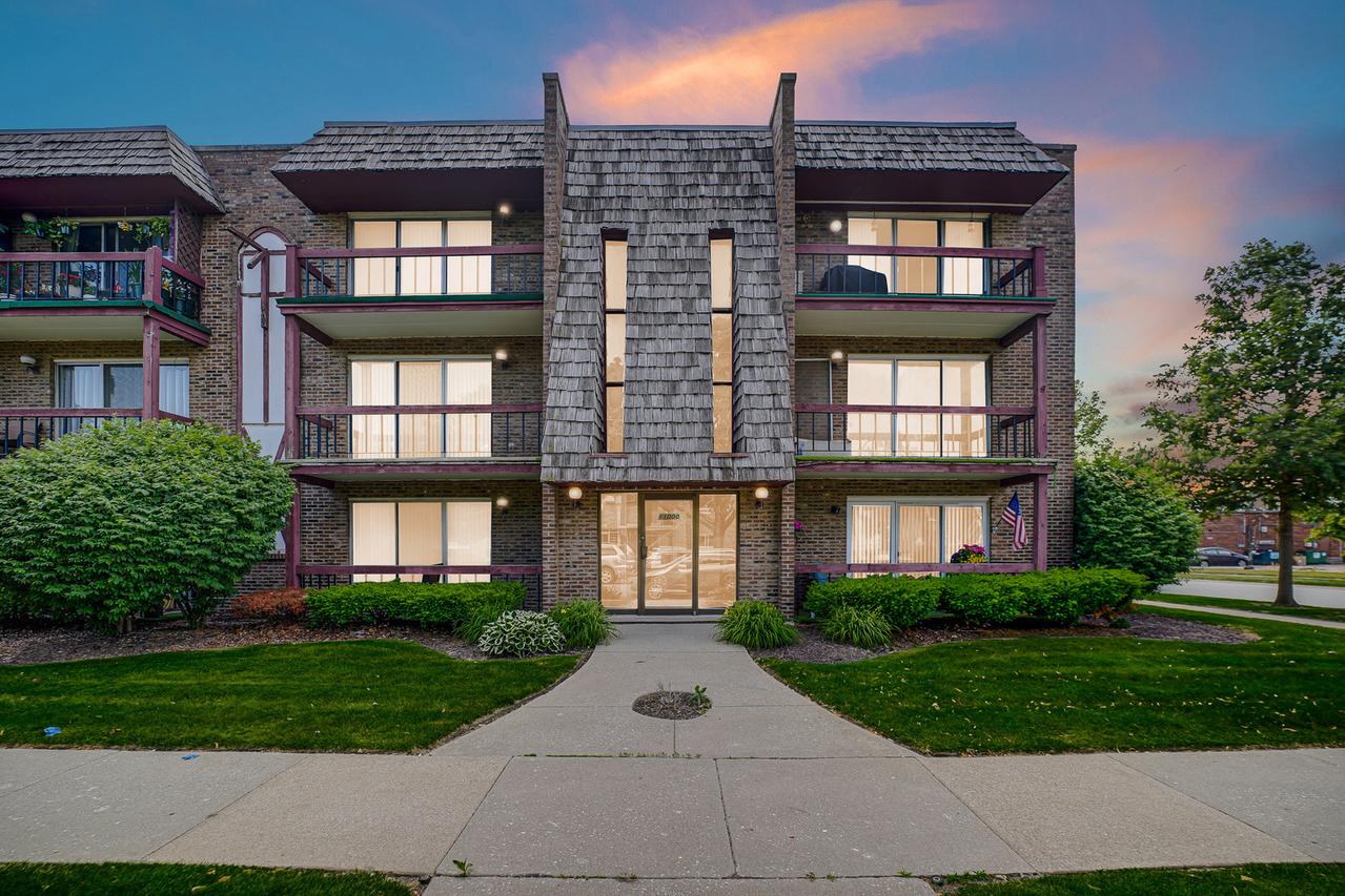 11000 S Keating Ave. #3C, Oak Lawn, IL 60453
