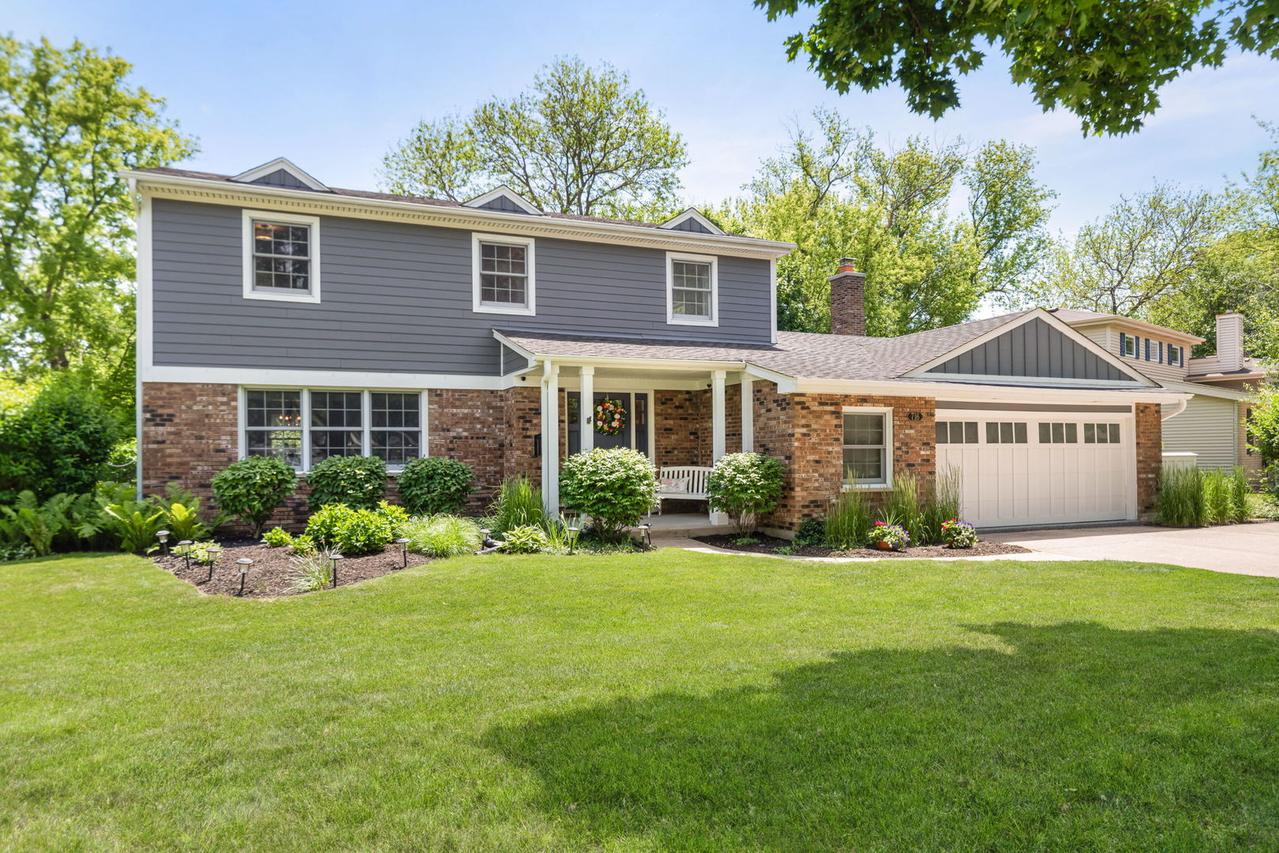 716 S Dymond Rd., Libertyville, IL 60048
