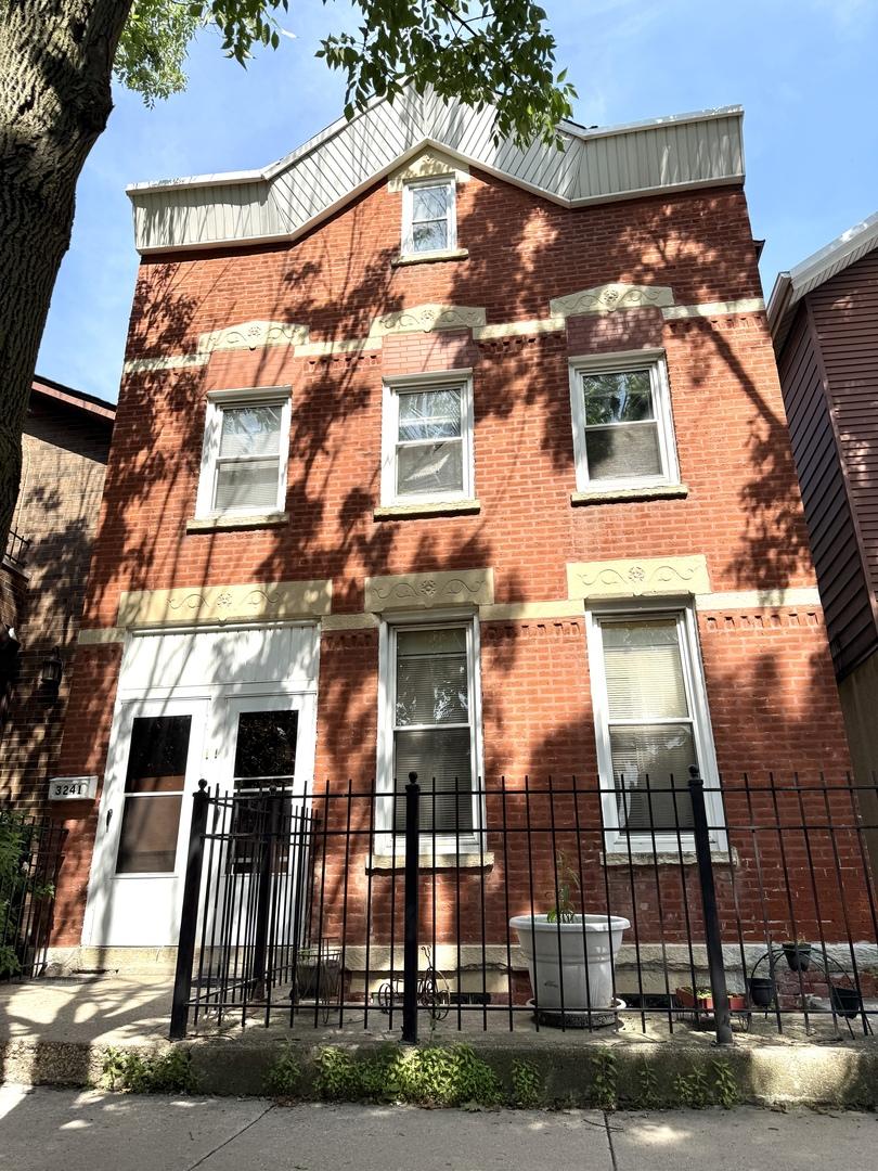 3241 S Parnell Ave., Chicago, IL 60616