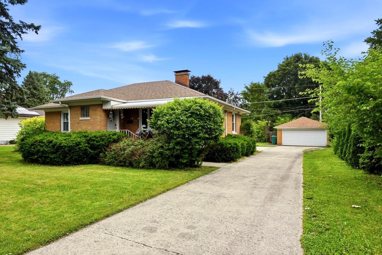 204 S Reedwood Dr., Joliet, IL 60436