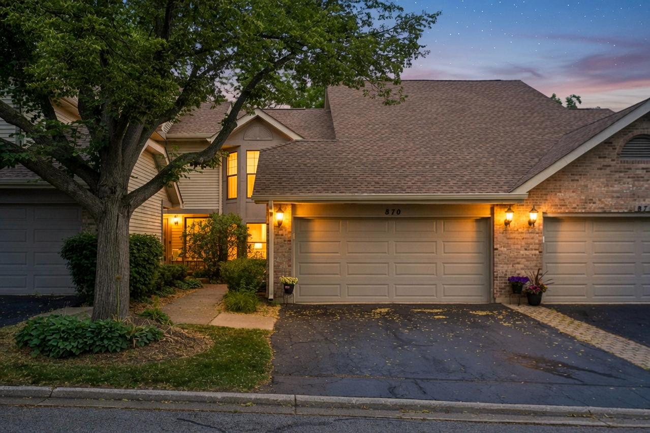870 N Auburn Woods Dr., Palatine, IL 60067