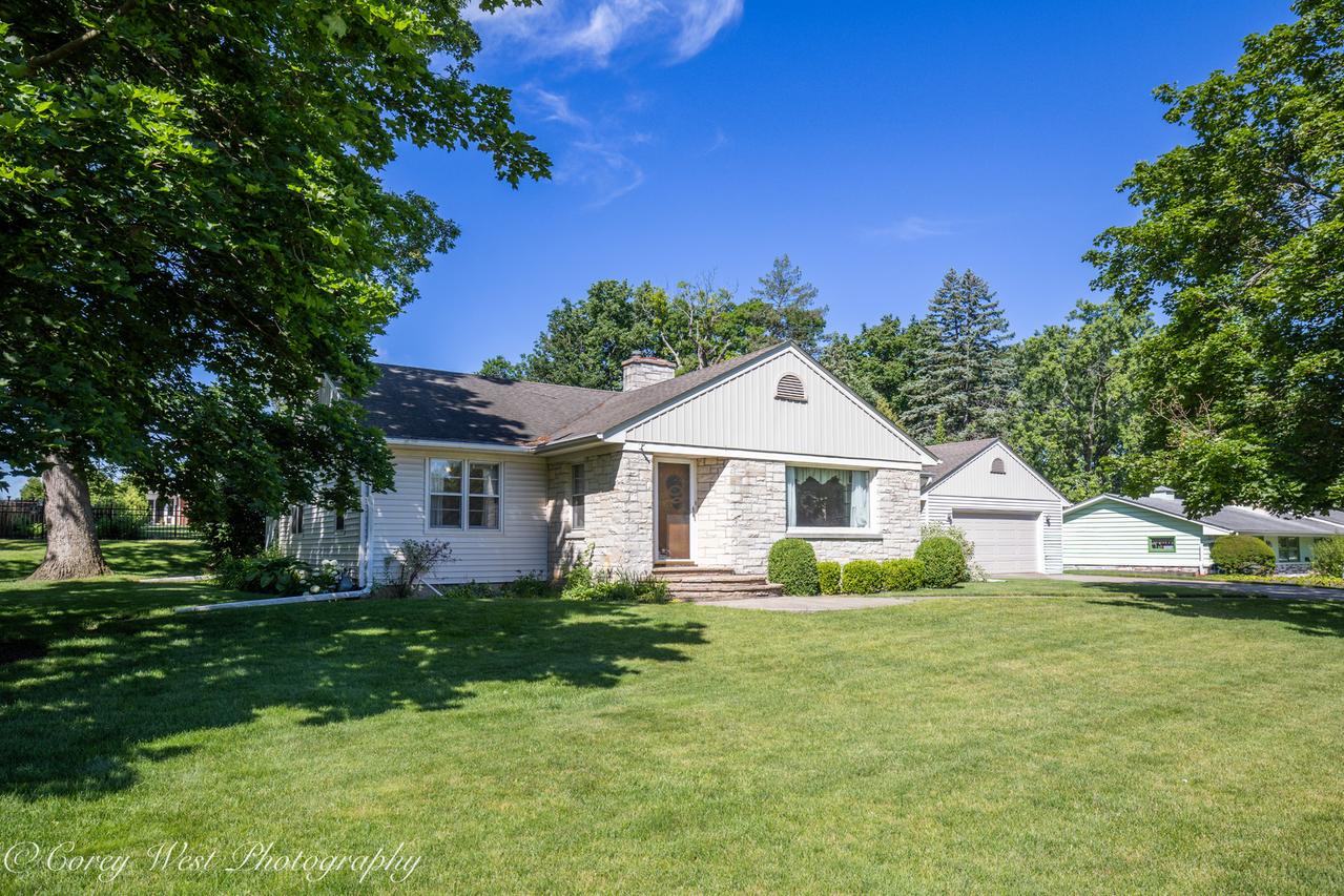 801 Lawnwood Ave., Dekalb, IL 60115