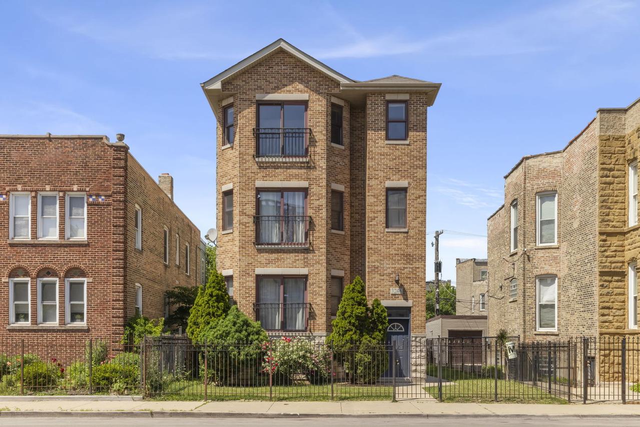 3246 W Warren Blvd. #3, Chicago, IL 60624